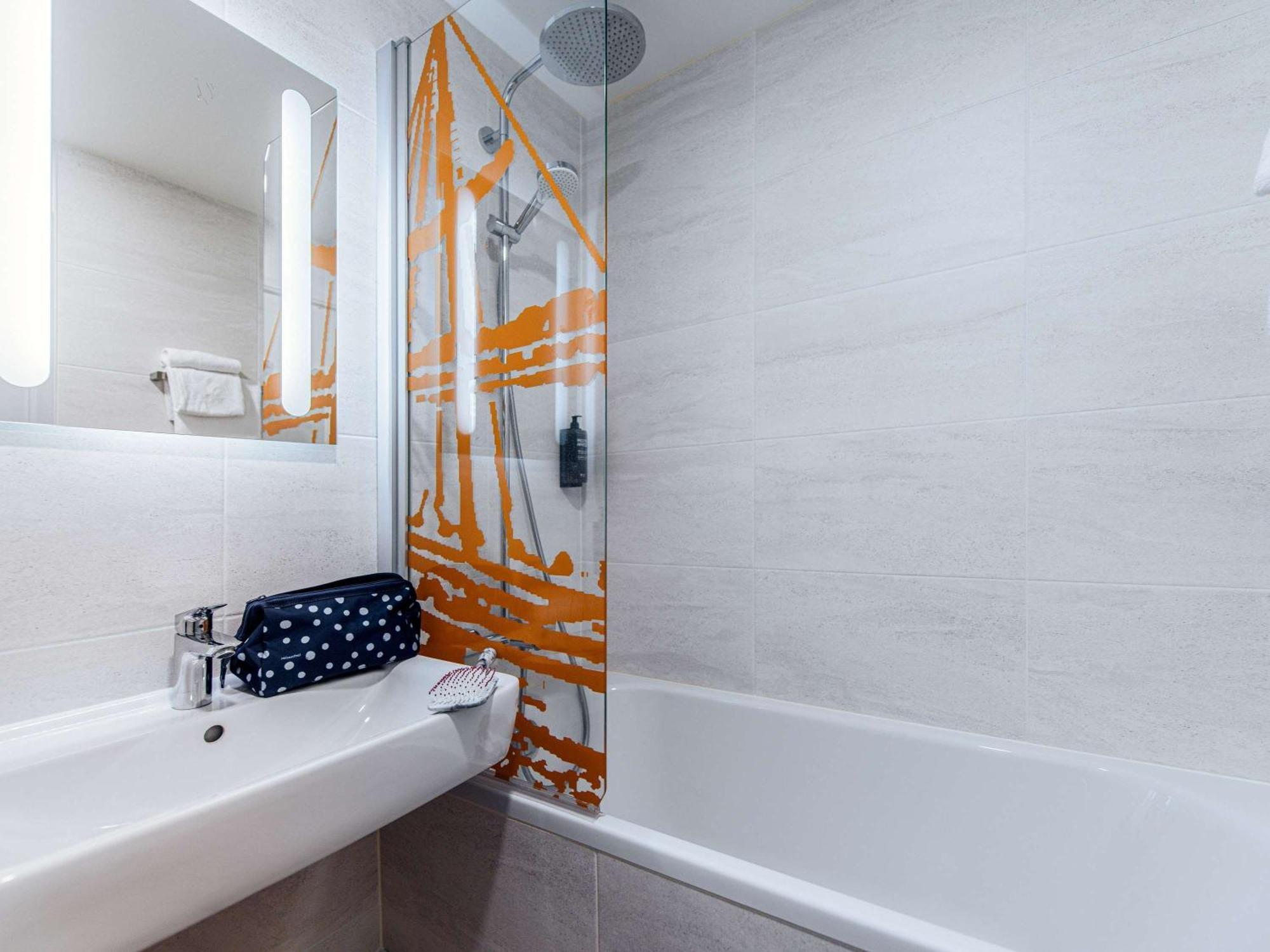 Hotel Ibis Styles Ancenis Centre Esterno foto