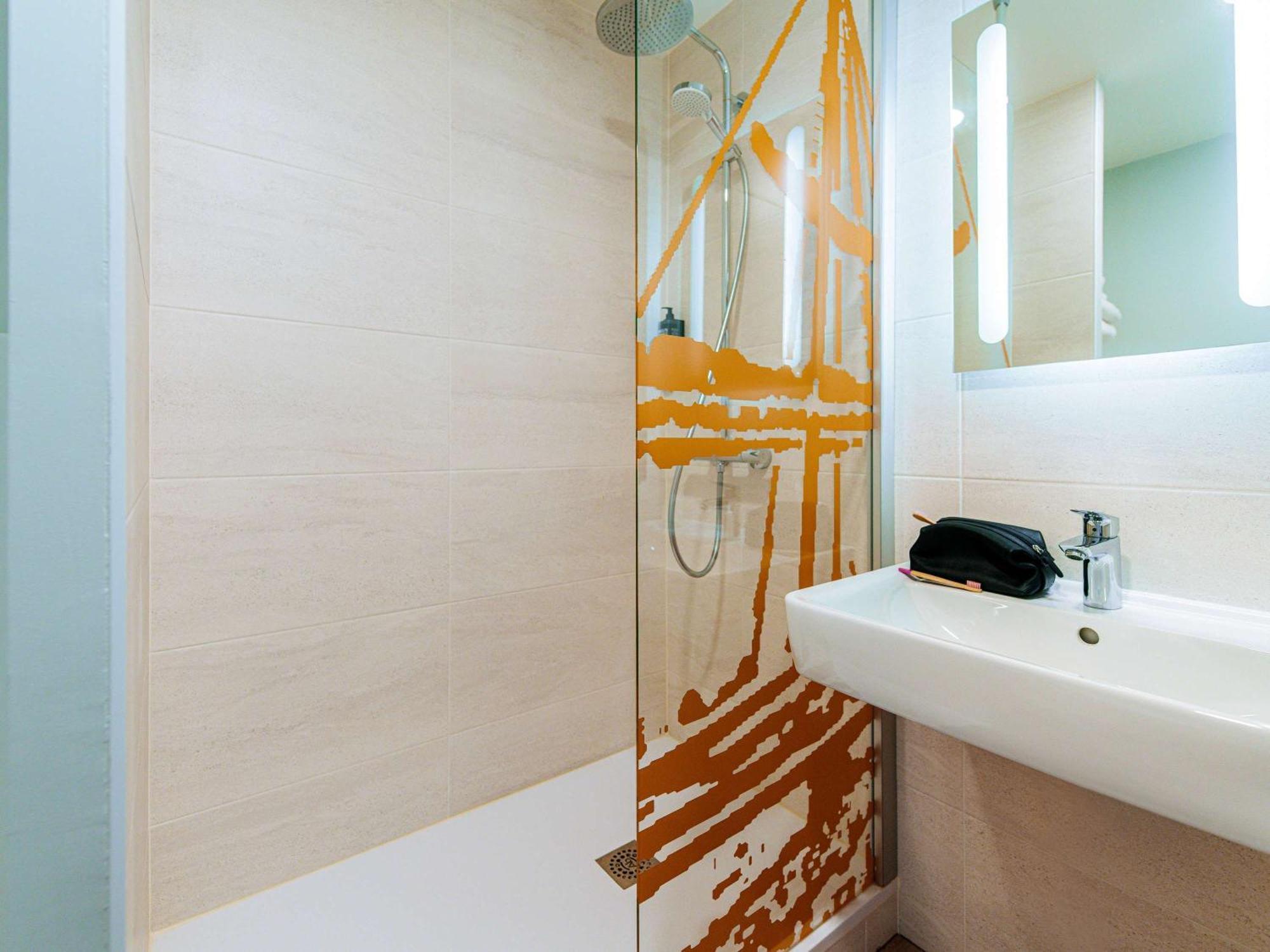 Hotel Ibis Styles Ancenis Centre Esterno foto