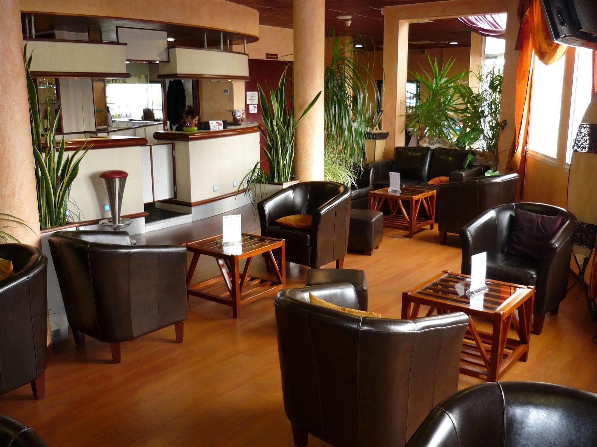 Hotel Ibis Styles Ancenis Centre Esterno foto